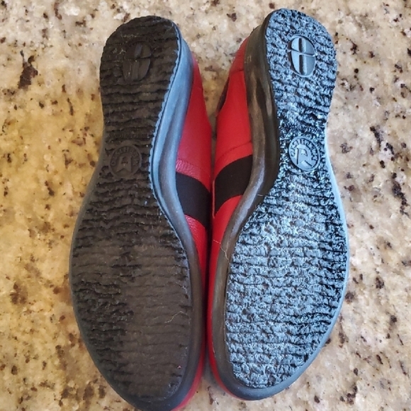 Mephisto FILONA AIR jet Red and Black Leather Sling Back Flats - Picture 9 of 10